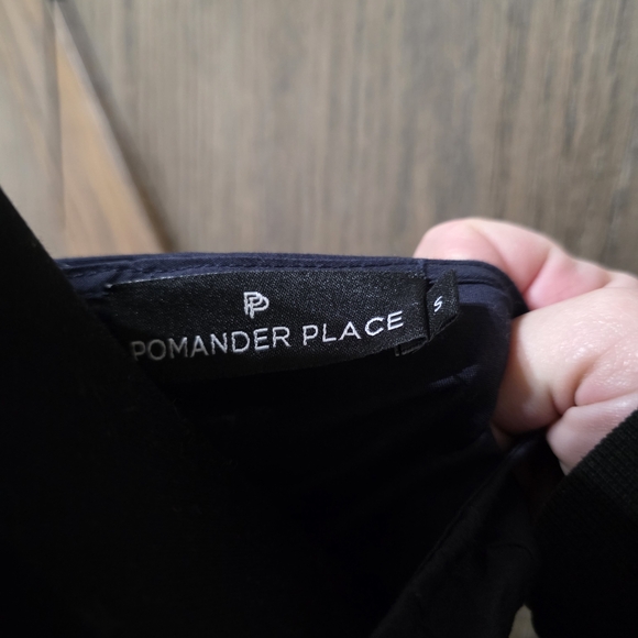 Tuckernuck Pomander Place Blouse - Picture 3 of 4